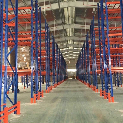 kệ hạng nặng  3 tầng